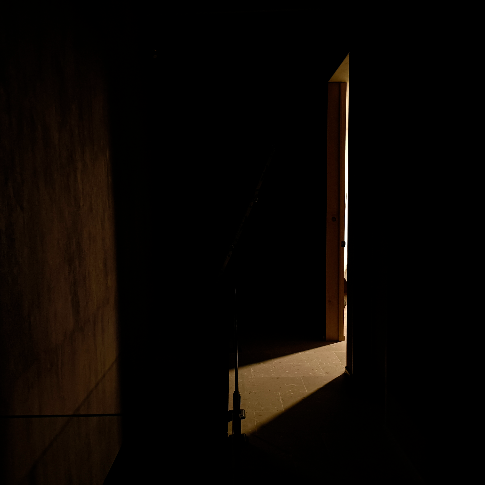 Home 04